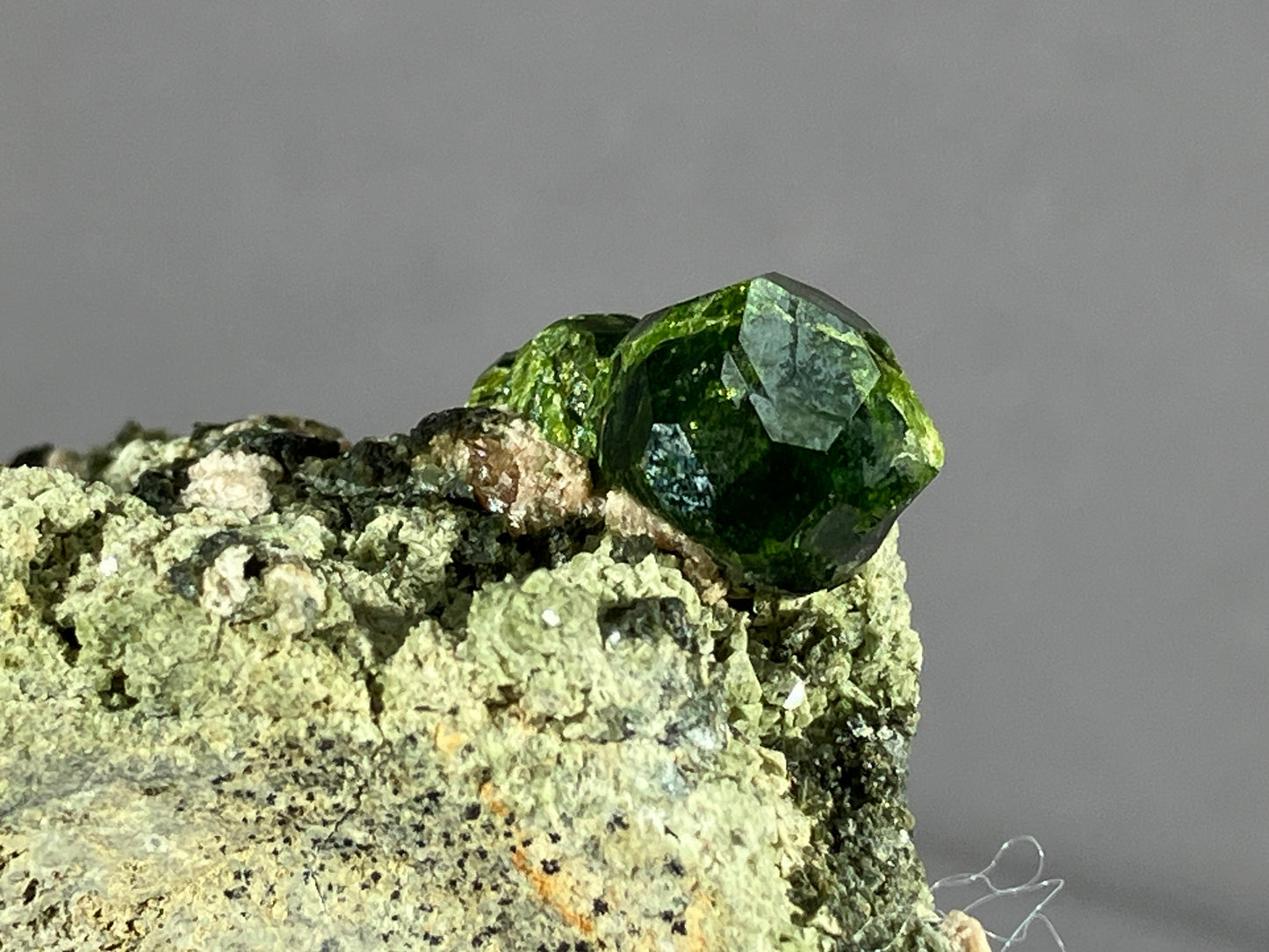 Granat (Demantoid) - Iran ca. 5,5x4cm