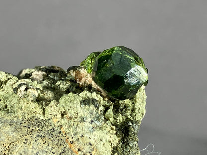 Granat (Demantoid) - Iran ca. 5,5x4cm