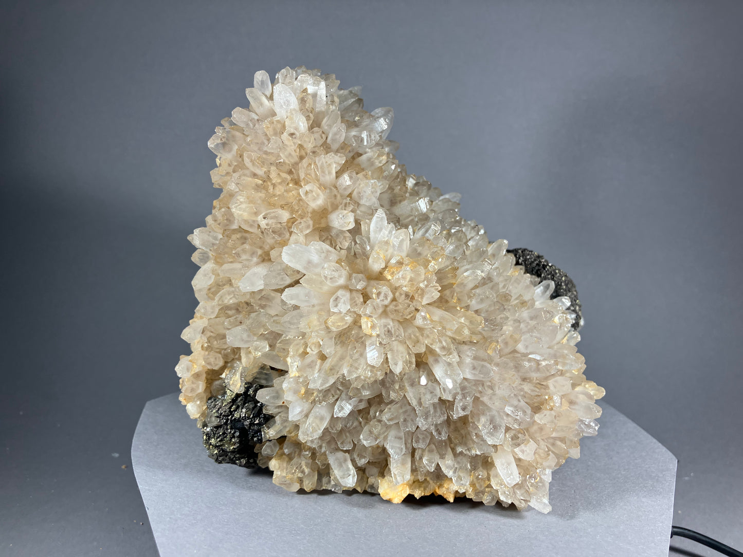 Bergkristall/Chalkopyrit - Cavnic ca. 15,5x14cm