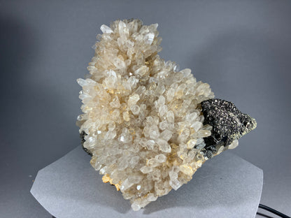 Bergkristall/Chalkopyrit - Cavnic ca. 15,5x14cm