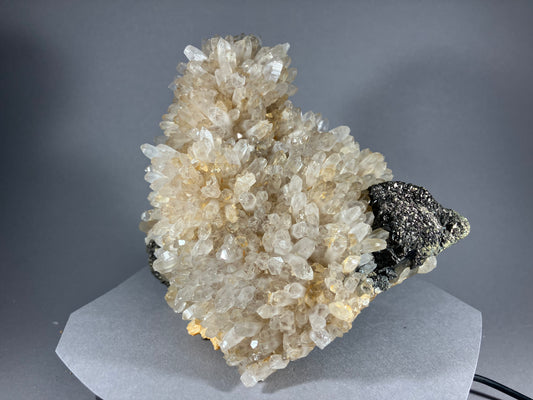 Bergkristall/Chalkopyrit - Cavnic ca. 15,5x14cm