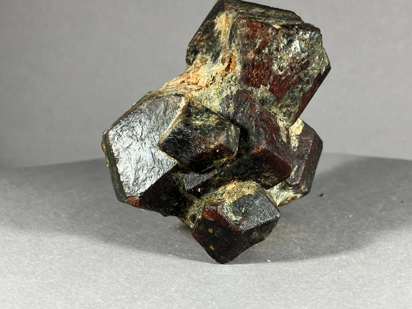 Granat - Ötztal ca. 7x6cm