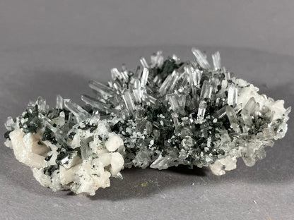 Bergkristall/Nadelquarz - Madan ca. 6x4cm