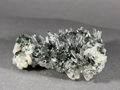 Bergkristall/Nadelquarz - Madan ca. 6x4cm