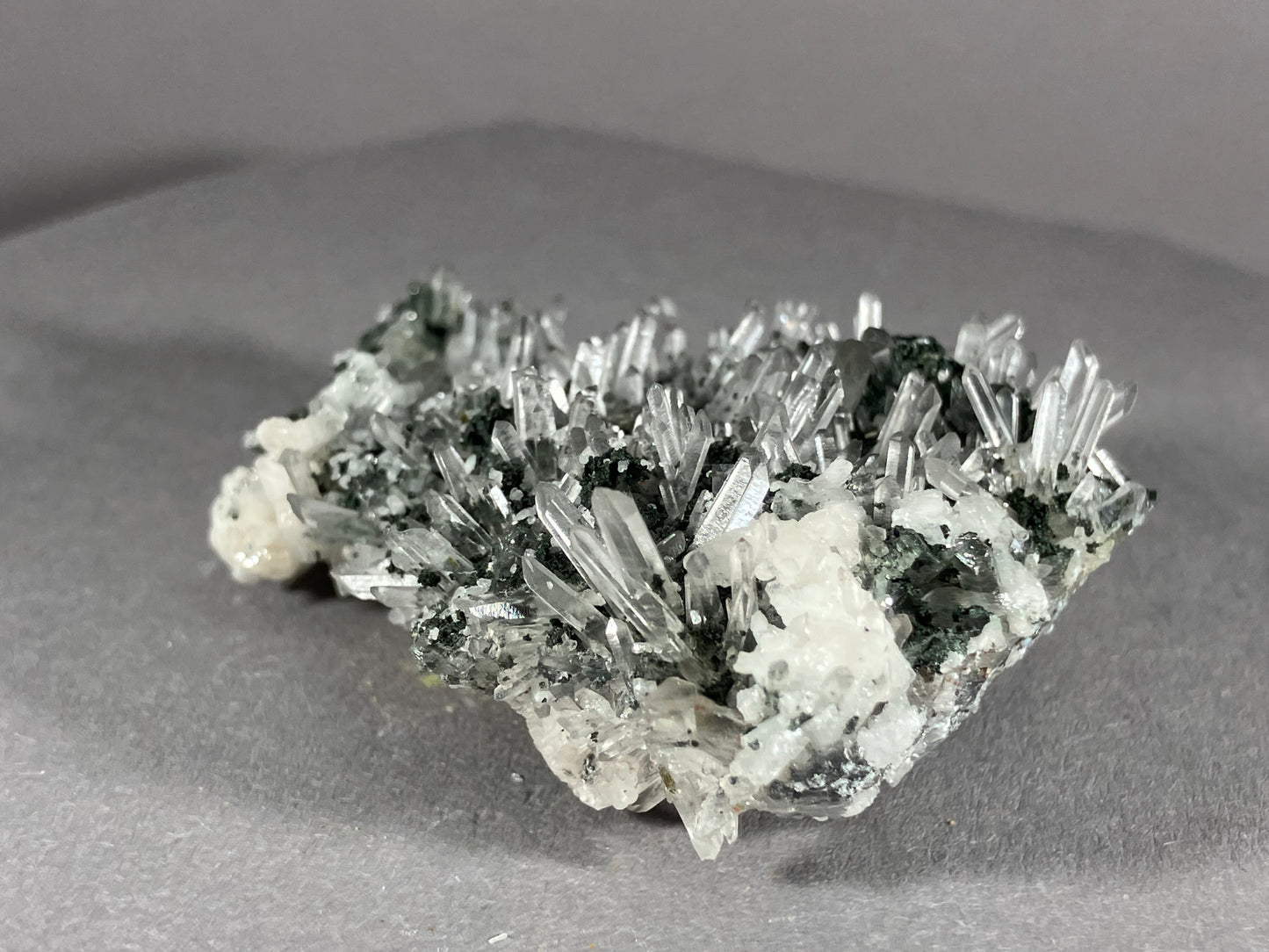 Bergkristall/Nadelquarz - Madan ca. 6x4cm