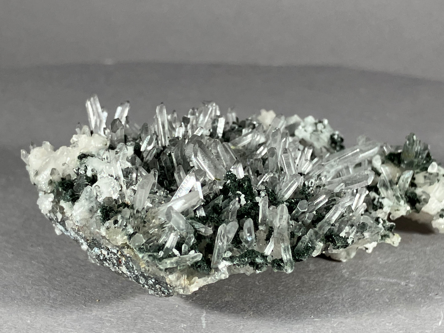 Bergkristall/Nadelquarz - Madan ca. 6x4cm