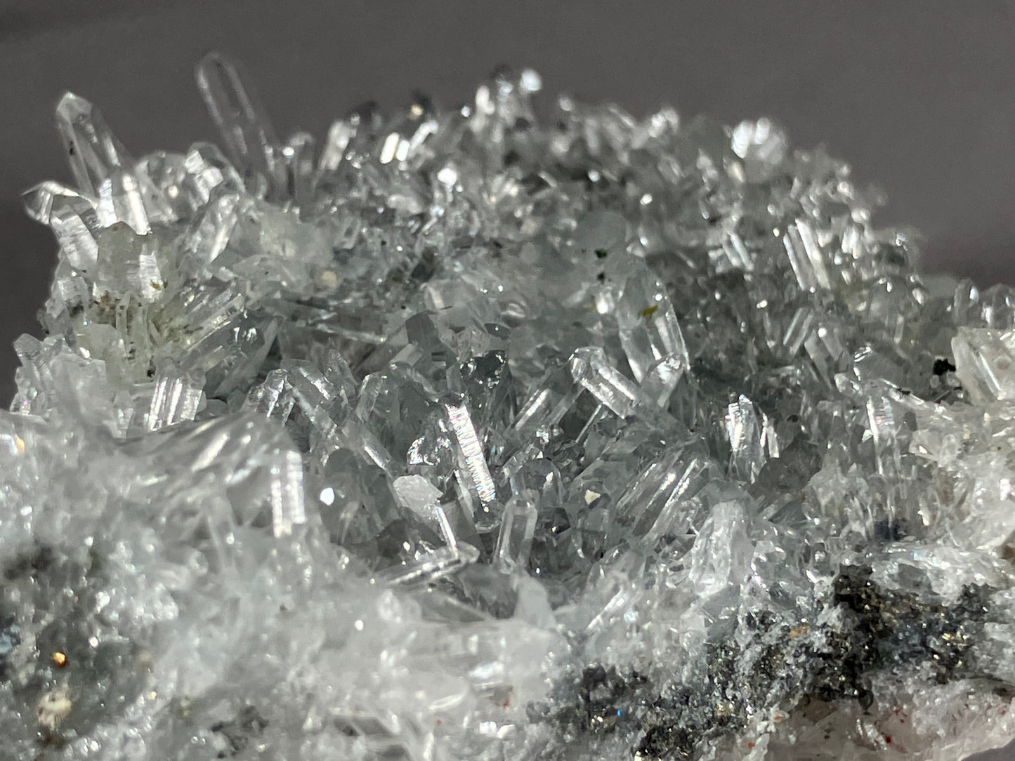 Bergkristall/Nadelquarz - Madan ca. 6x5cm