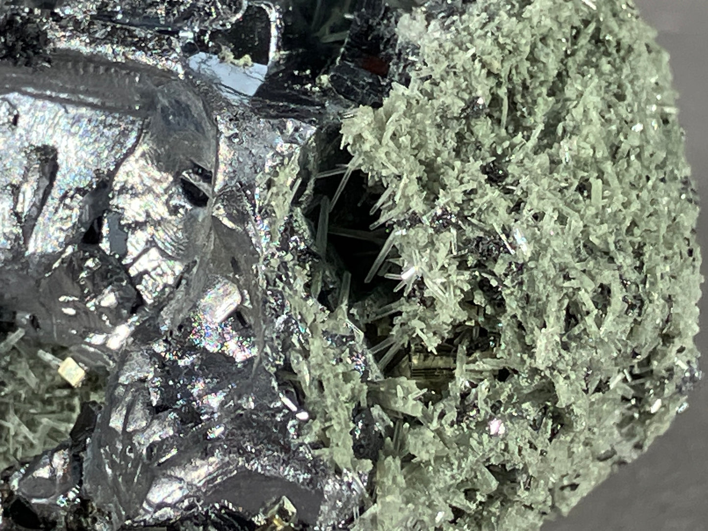 Bleiglanz/Nadelquarz - Madan ca. 5,5x4cm