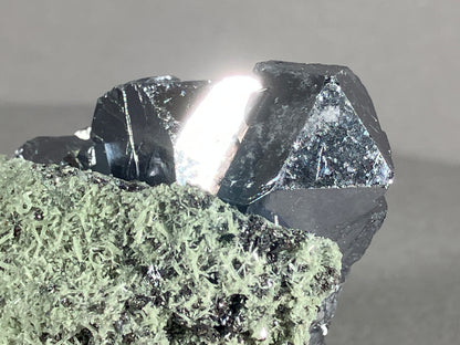 Bleiglanz/Nadelquarz - Madan ca. 5,5x4cm