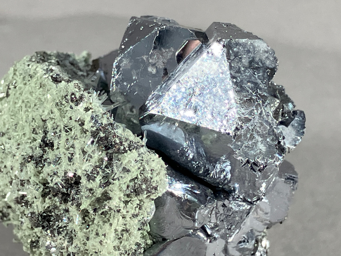 Bleiglanz/Nadelquarz - Madan ca. 5,5x4cm