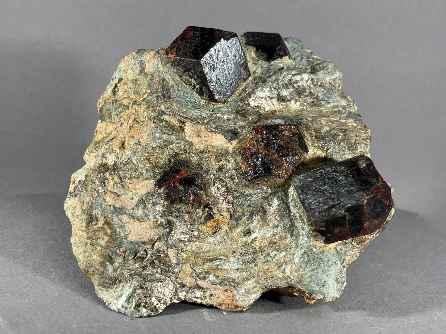 Granat - Ötztal ca. 10x9cm