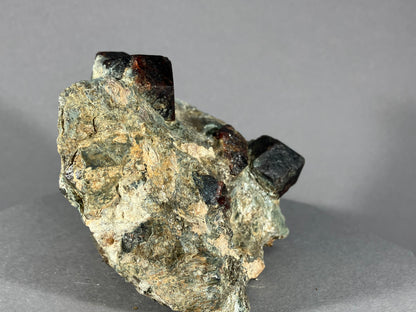 Granat - Ötztal ca. 10x9cm