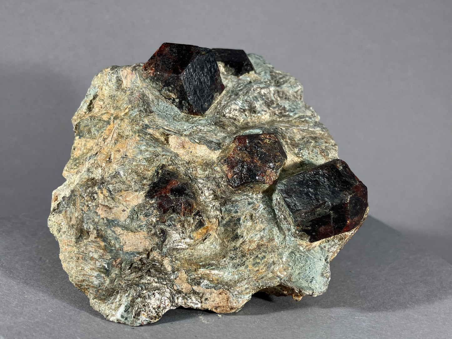 Granat - Ötztal ca. 10x9cm