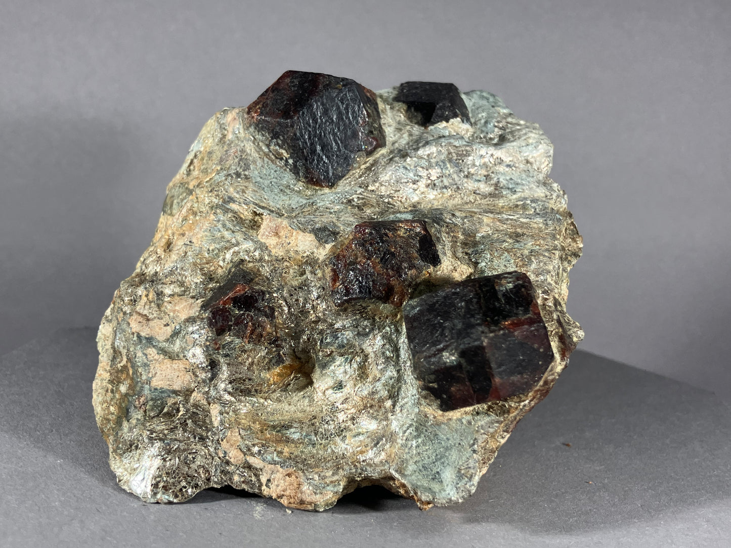 Granat - Ötztal ca. 10x9cm