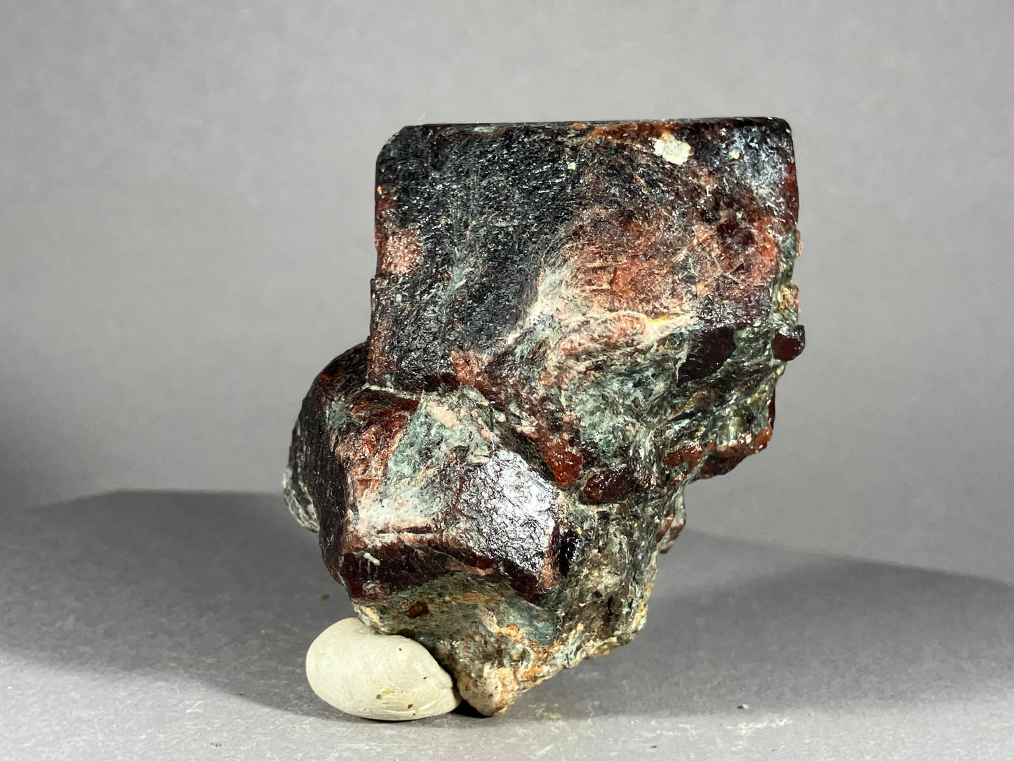 Granat - Ötztal  ca. 6,5x5cm