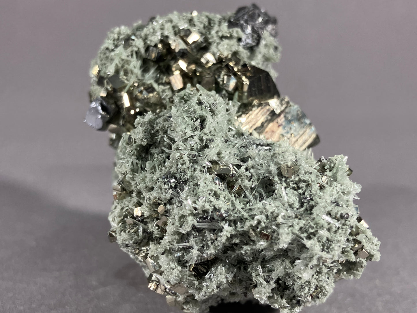 Pyrit/Nadelquarz/Bleiglanz - Madan ca. 6,5x5cm