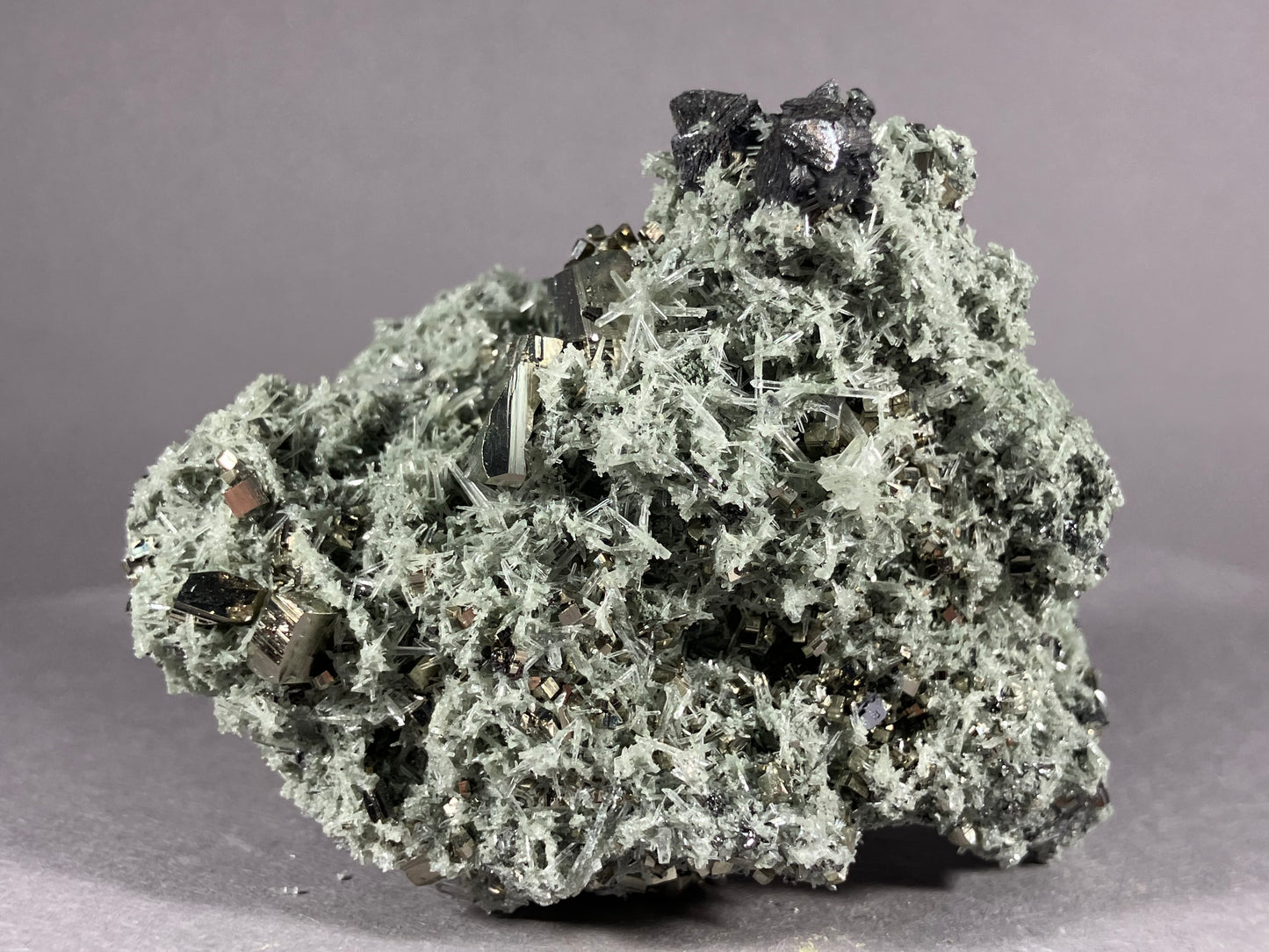 Pyrit/Nadelquarz/Bleiglanz - Madan ca. 6,5x5cm