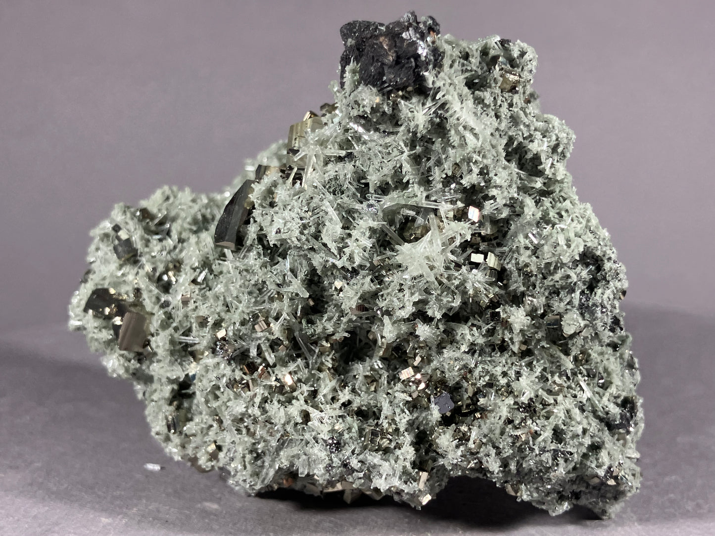 Pyrit/Nadelquarz/Bleiglanz - Madan ca. 6,5x5cm