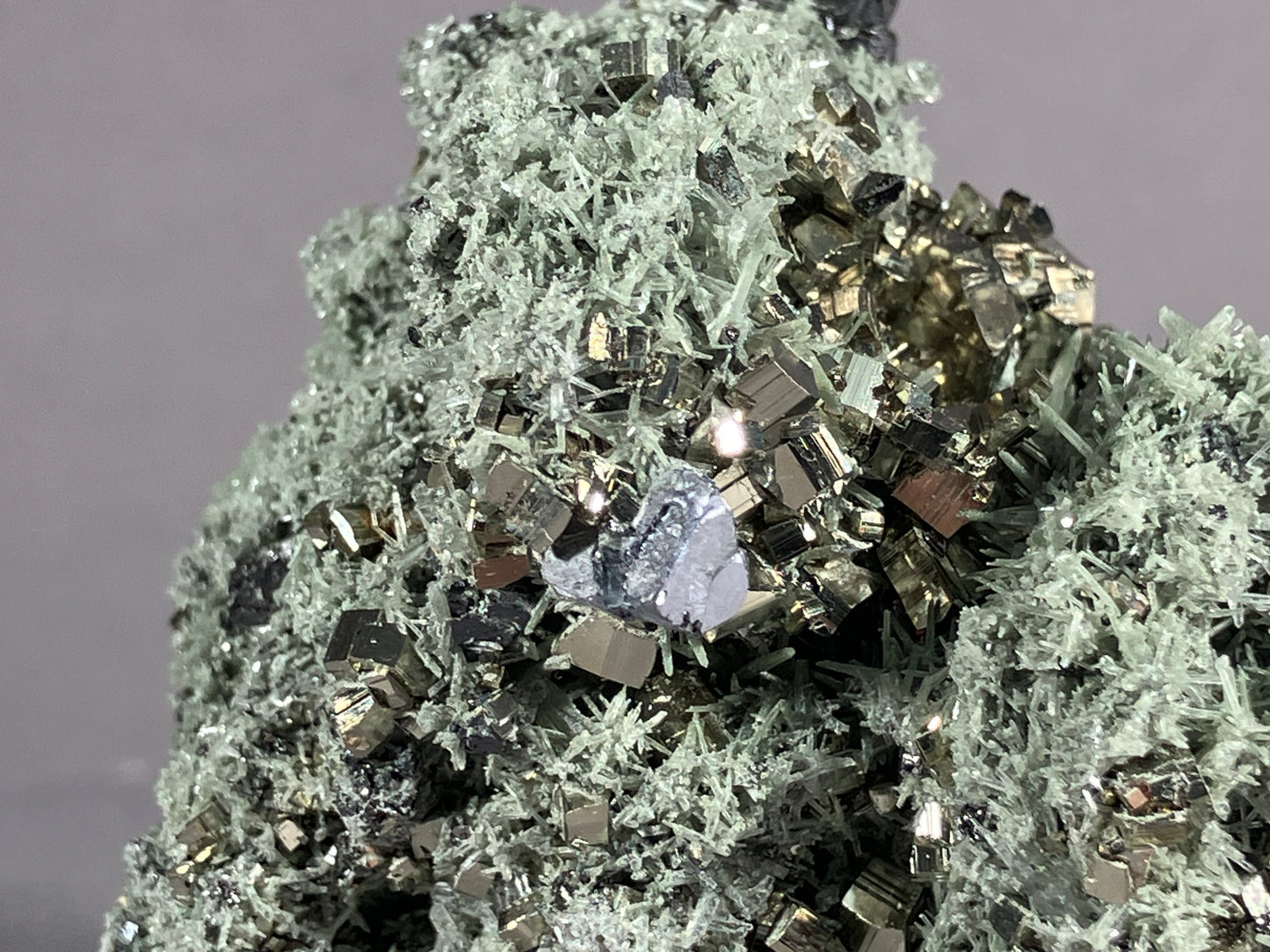 Pyrit/Nadelquarz/Bleiglanz - Madan ca. 6,5x5cm