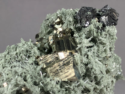 Pyrit/Nadelquarz/Bleiglanz - Madan ca. 6,5x5cm