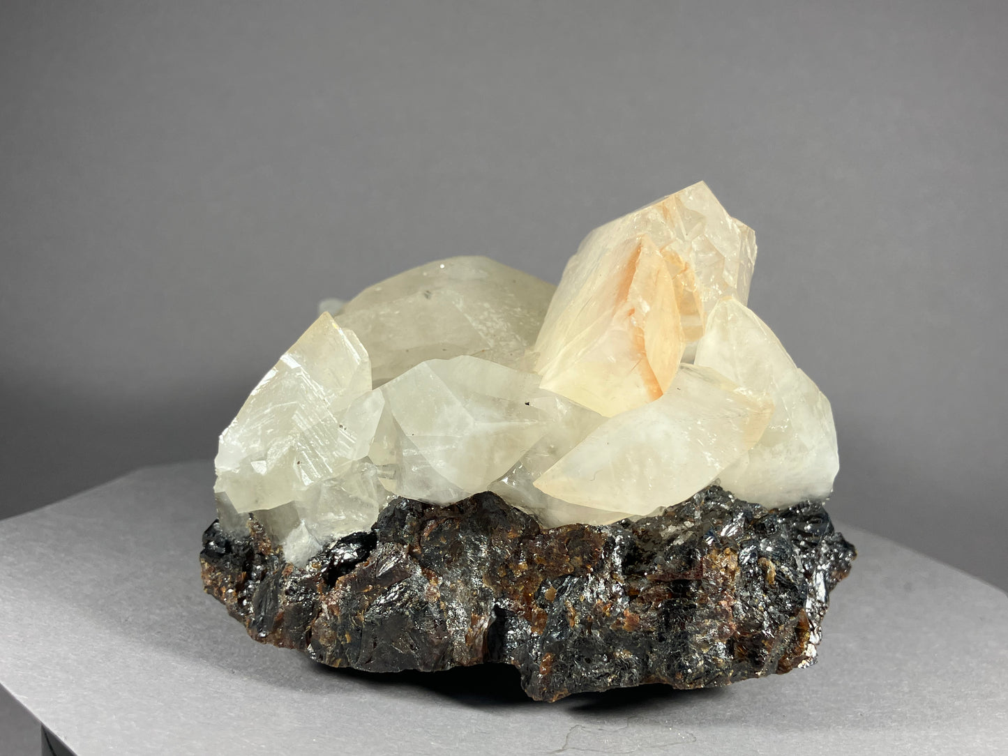 Calcit/Sphalerit - Elmwood Mine ca. 14x10cm