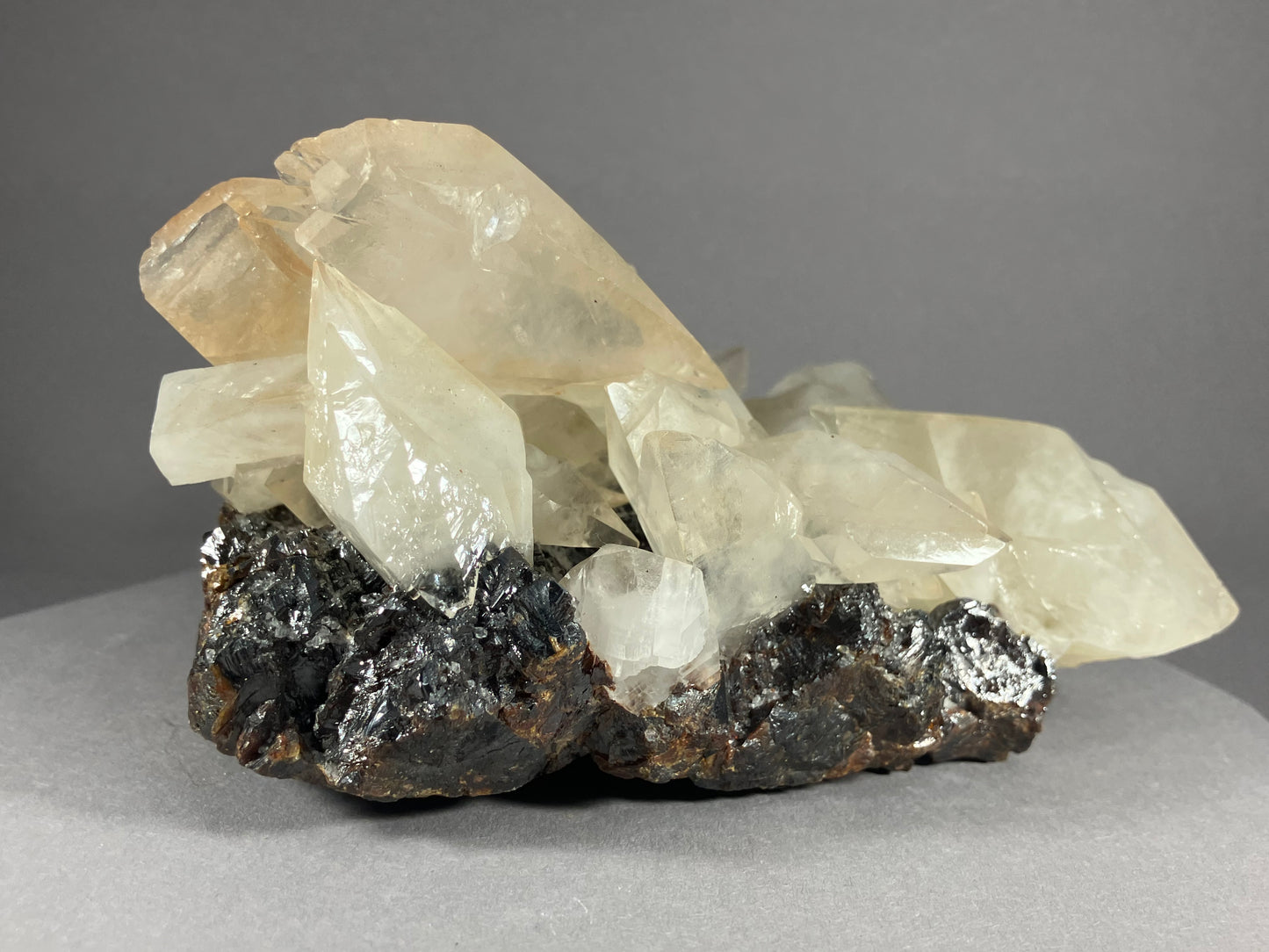 Calcit/Sphalerit - Elmwood Mine ca. 14x10cm