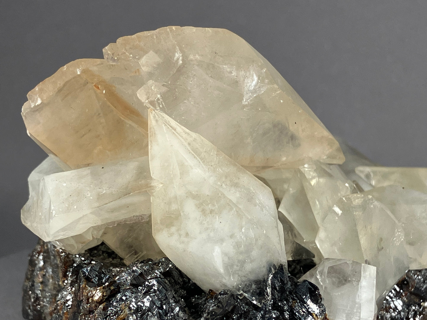 Calcit/Sphalerit - Elmwood Mine ca. 14x10cm