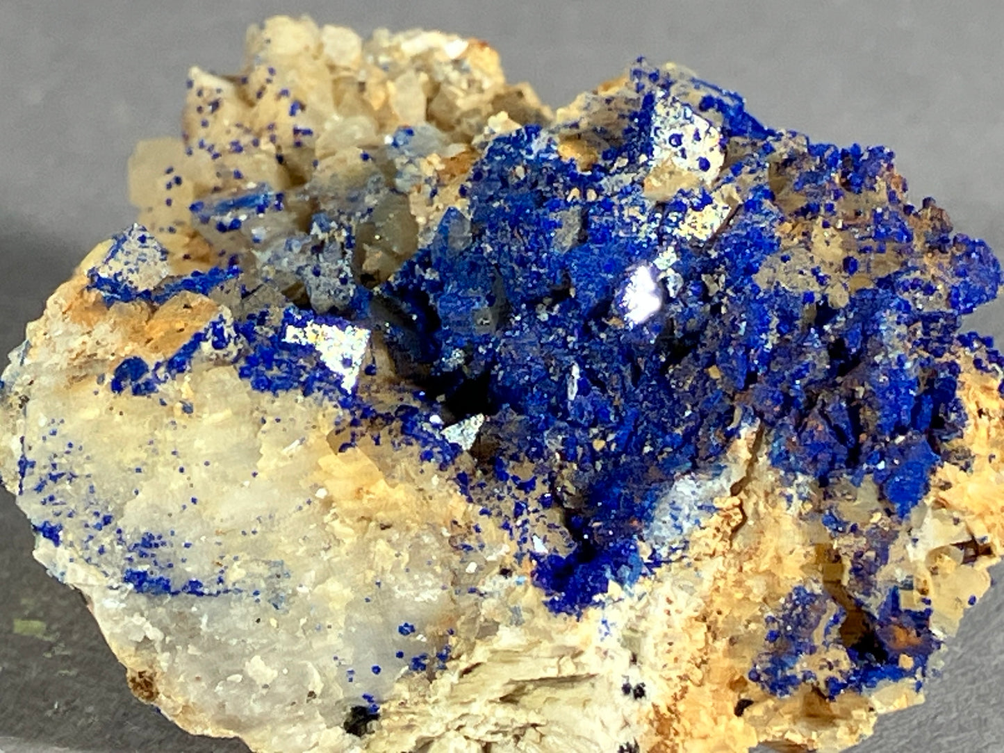 Azurit/Dolomit - St. Gertraudi ca. 4x3,5cm