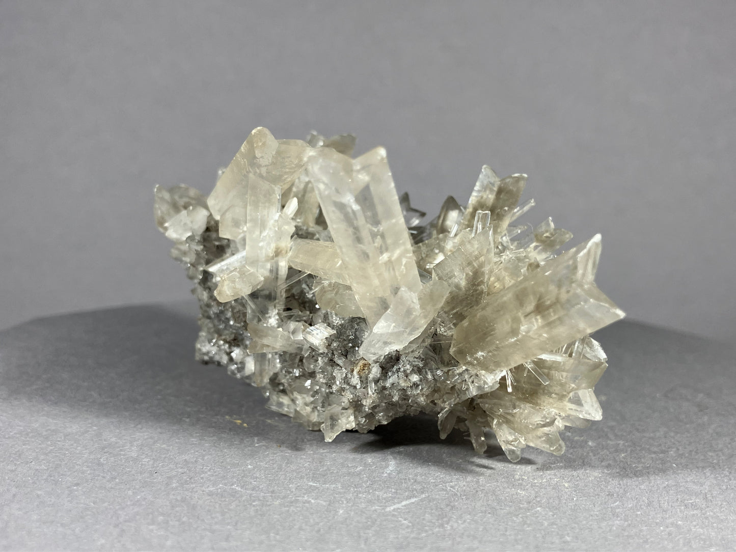 Gips - Hall in Tirol ca. 8x5cm