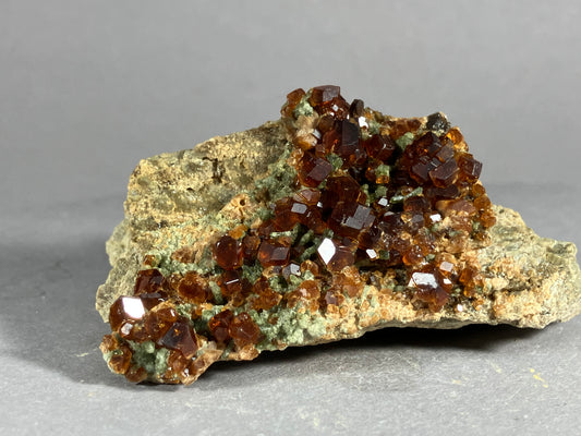 Grossular - Nuristan/Afghanistan ca. 6,5x4,5cm