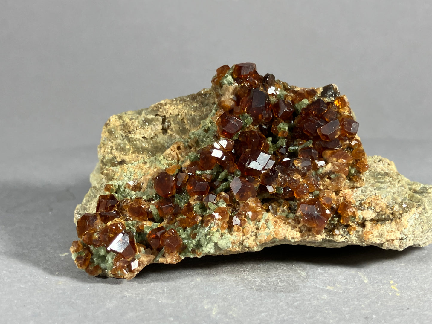 Grossular - Nuristan/Afghanistan ca. 6,5x4,5cm