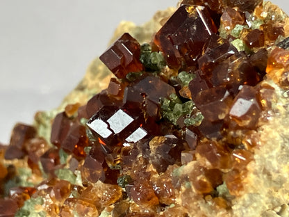 Grossular - Nuristan/Afghanistan ca. 6,5x4,5cm