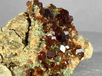 Grossular - Nuristan/Afghanistan ca. 6,5x4,5cm