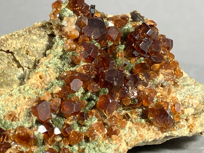 Grossular - Nuristan/Afghanistan ca. 6,5x4,5cm