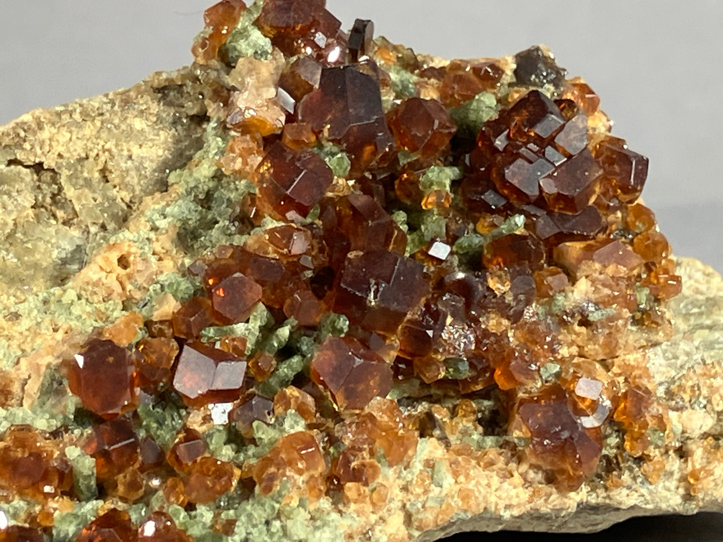 Grossular - Nuristan/Afghanistan ca. 6,5x4,5cm