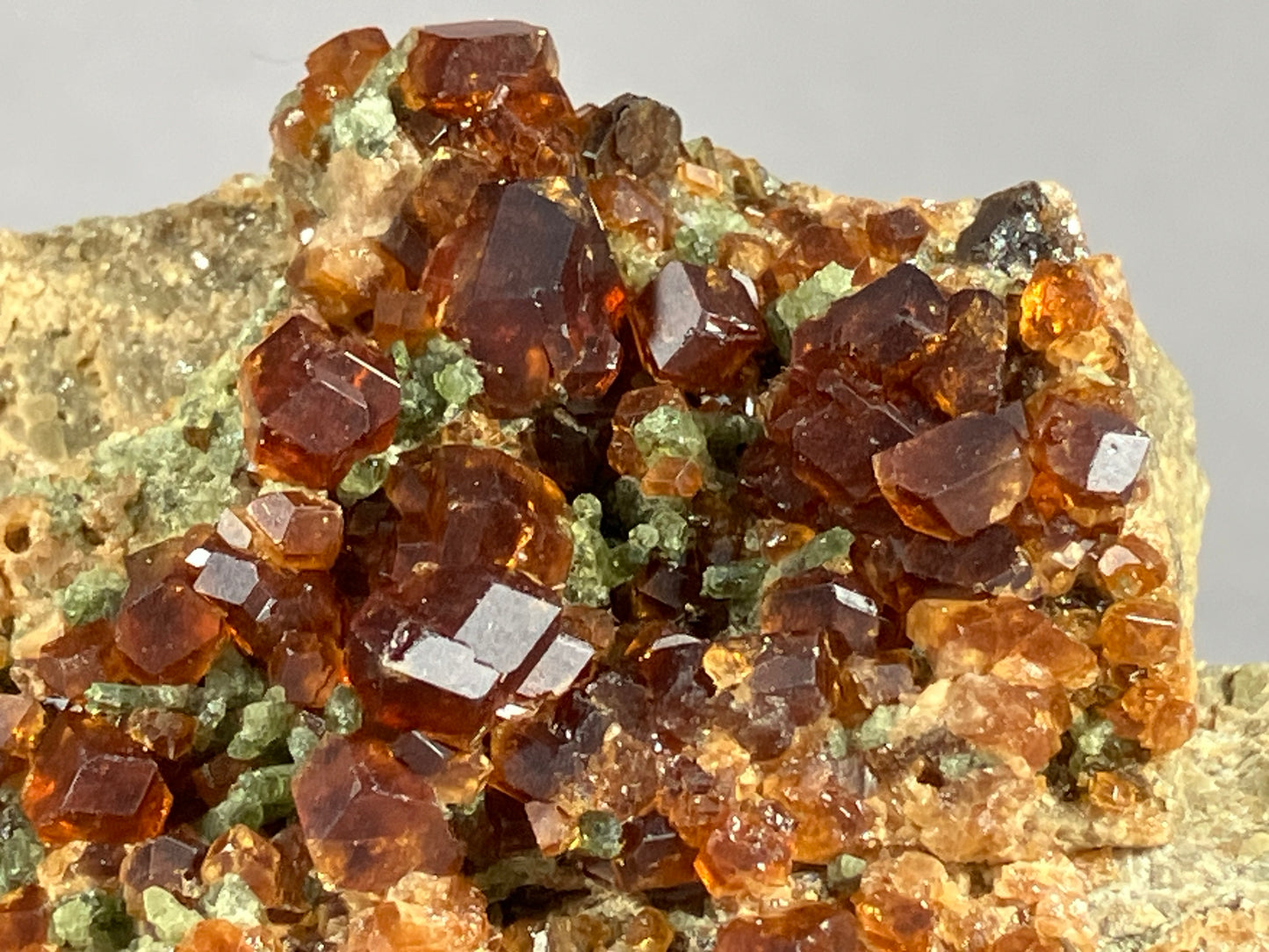 Grossular - Nuristan/Afghanistan ca. 6,5x4,5cm