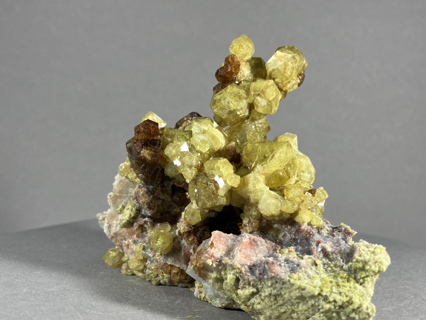 Andradit (var. Topazolit) - Veracruz/Mexiko ca. 8x6,5cm