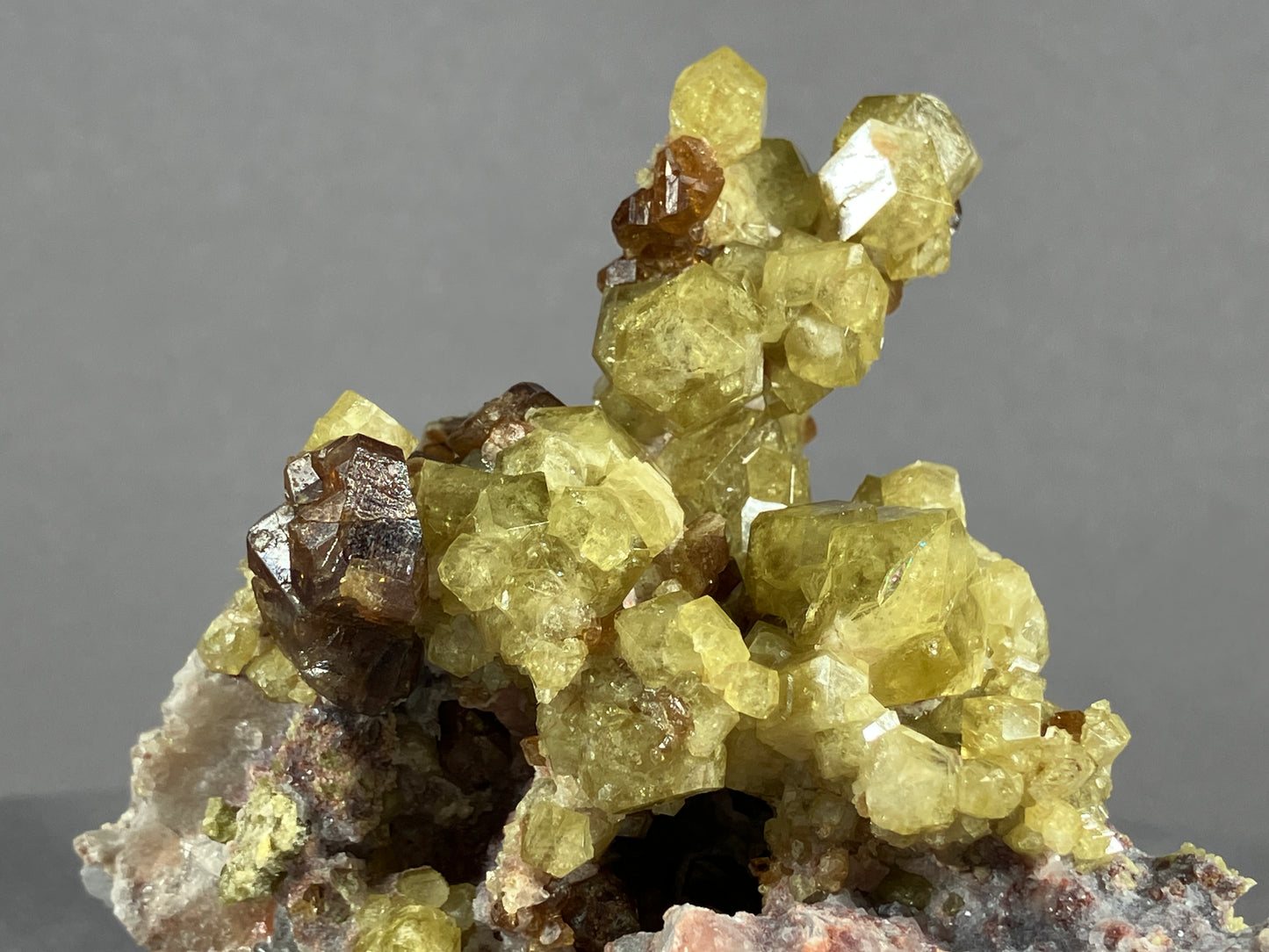 Andradit (var. Topazolit) - Veracruz/Mexiko ca. 8x6,5cm