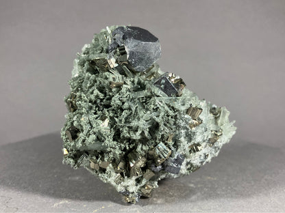 Pyrit/Nadelquarz/Bleiglanz - Madan ca. 6,5x6cm