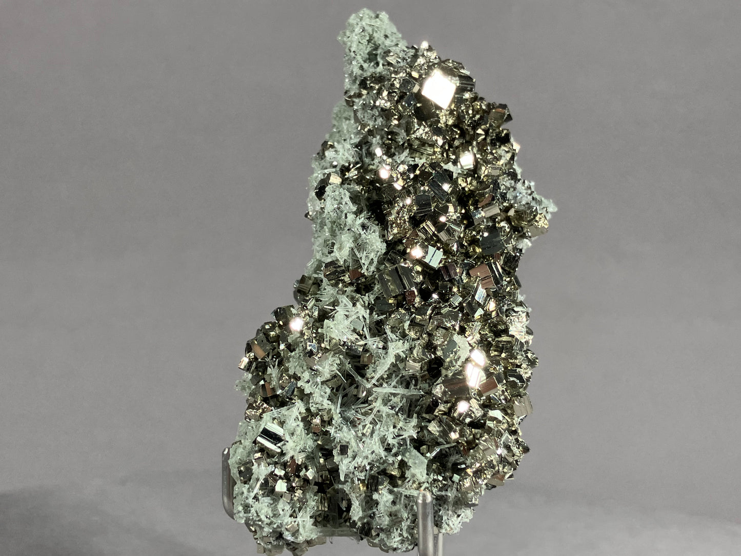 Pyrit/Nadelquarz - Madan ca. 6x3cm