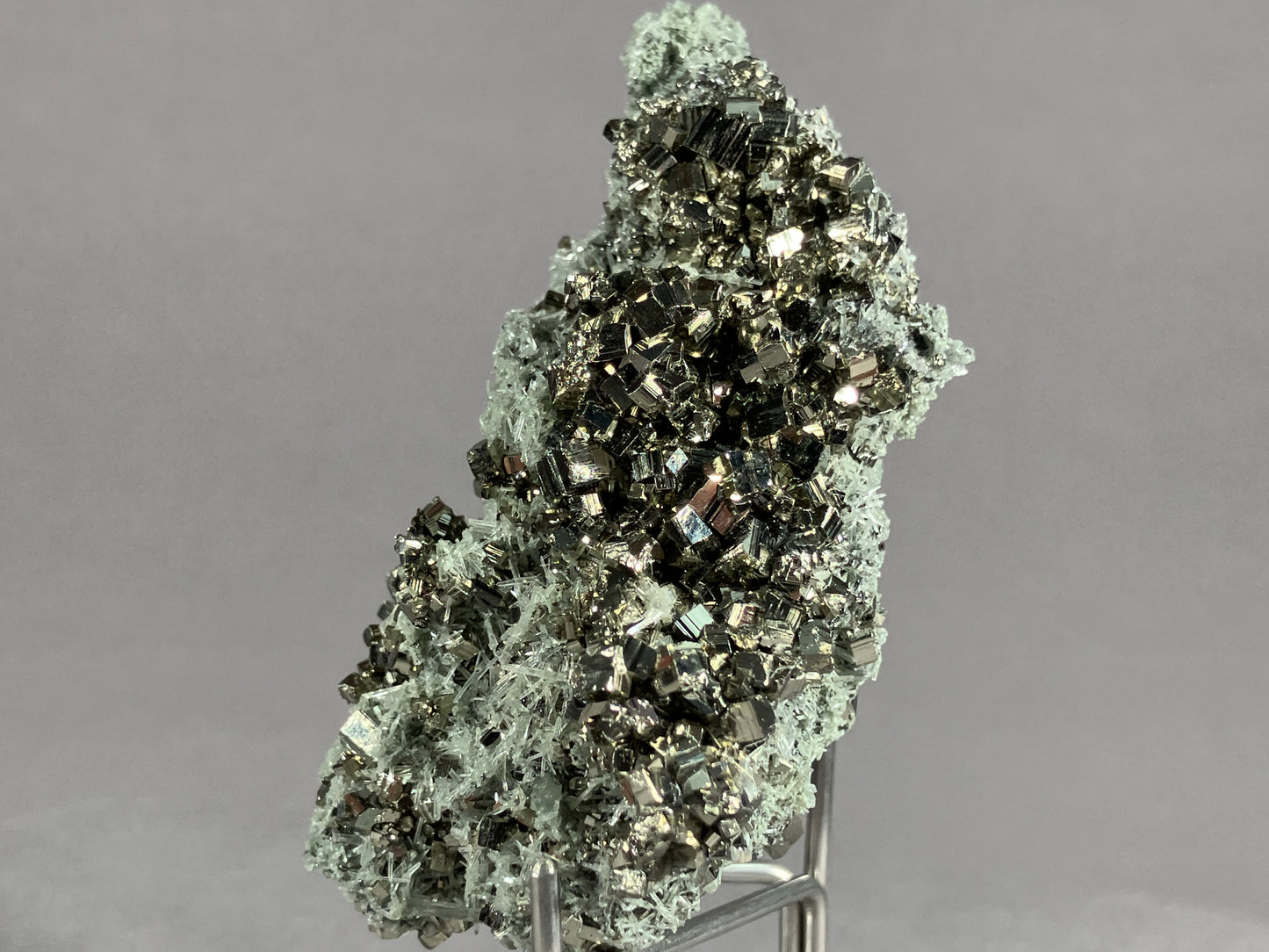 Pyrit/Nadelquarz - Madan ca. 6x3cm