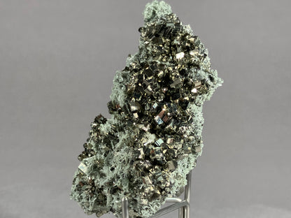 Pyrit/Nadelquarz - Madan ca. 6x3cm