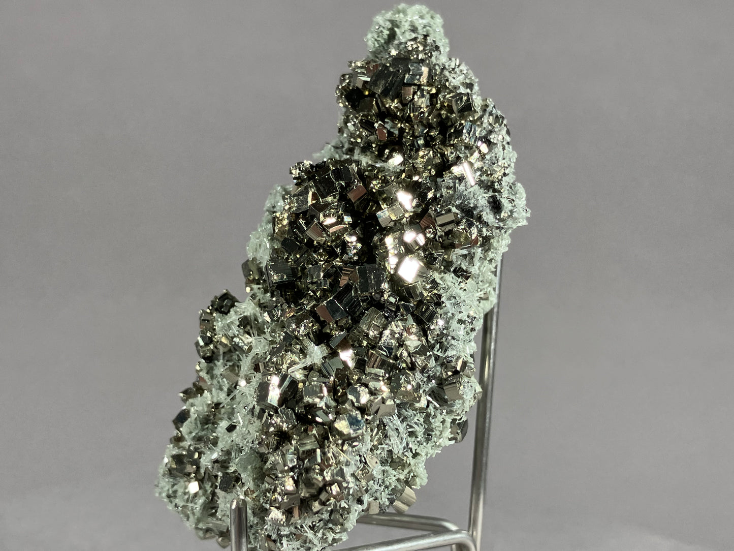 Pyrit/Nadelquarz - Madan ca. 6x3cm