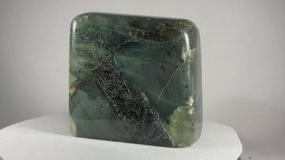 Labradorit - Maniry/Madagaskar ca. 8,5x9cm