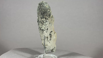 Realgar/Bergkristall - Baja Sprie/Rumänien ca. 9x3cm