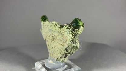 Granat (Demantoid) - Iran ca. 5,5x4cm