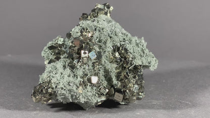 Pyrit/Nadelquarz - Madan ca. 5,5x4cm